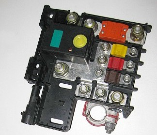 Lancia Steuergerät - Sicherung für Batterie hinten