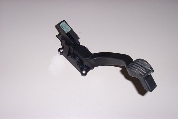 Fiat Idea Gaspedal mit Potentiometer