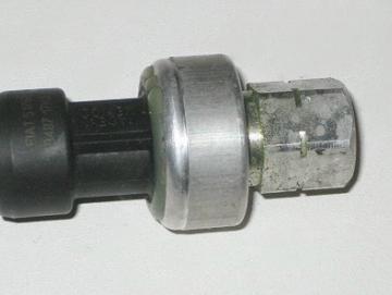 Drucksensor - Geber für Fiat  / Lancia / Alfa - dreipolig  Fiat Nr.: 51768498