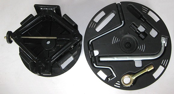 Fiat Barchetta Bordwerkzeug  Fiat Nr.: 77820870  77820860