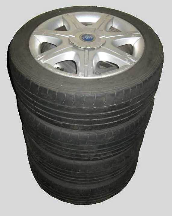 Fiat Croma Alu - Felgen mit Reifen 215/50 R17 91W