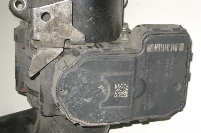 Mercedes Benz Drosselklappe A6510900470