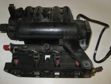 Lancia Musa Ansaugbrücke mit Einspritzdüsen