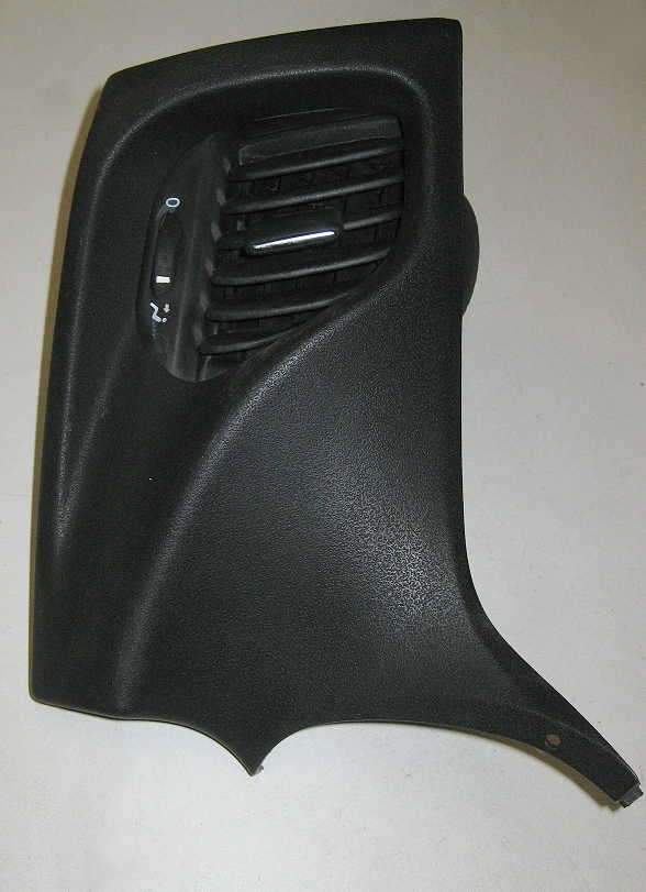 Fiat Doblo Verkleidung mit Luftdüse