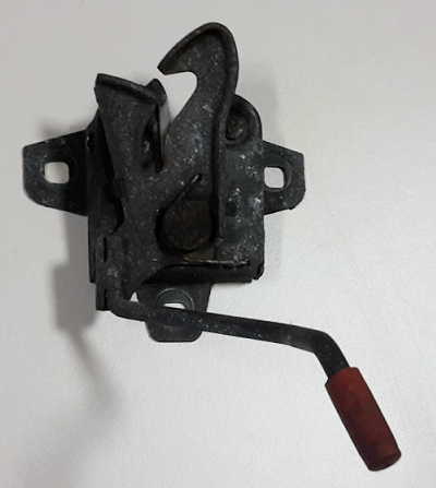 Lancia Ypsilon Motorhaubenschloss