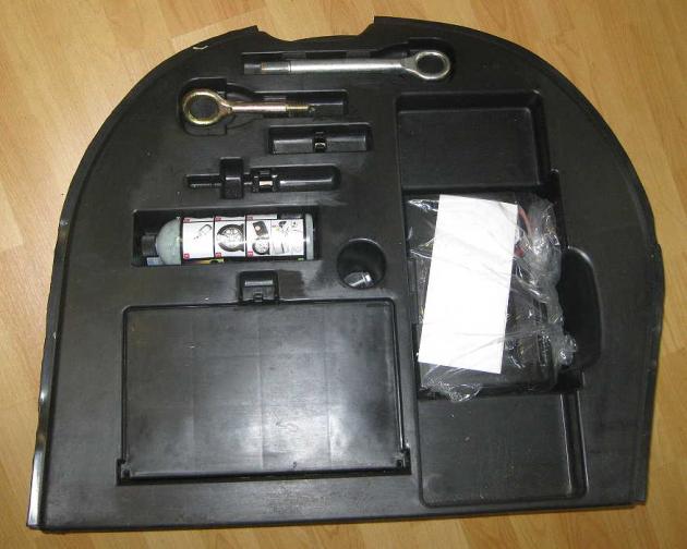 Lancia Ypsilon Bordwerkzeug