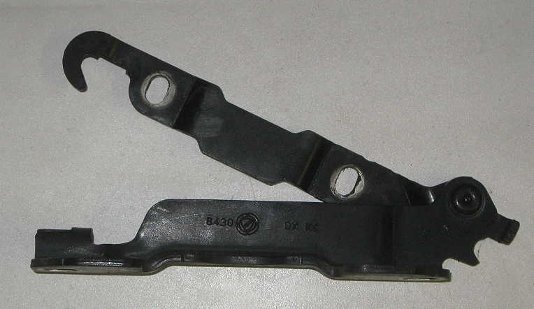 Alfa Romeo 159 Haubenscharnier rechts