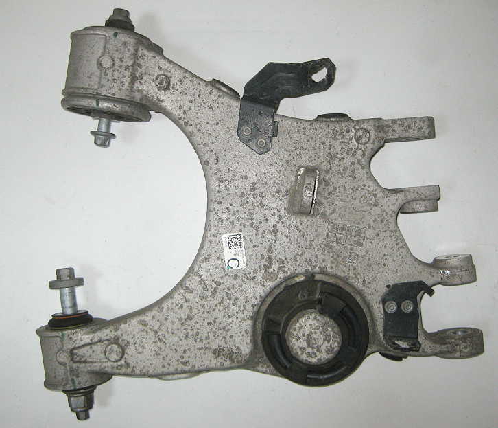 Alfa Romeo Giulia 2.2 Jtdm Querlenker hinten rechts unten