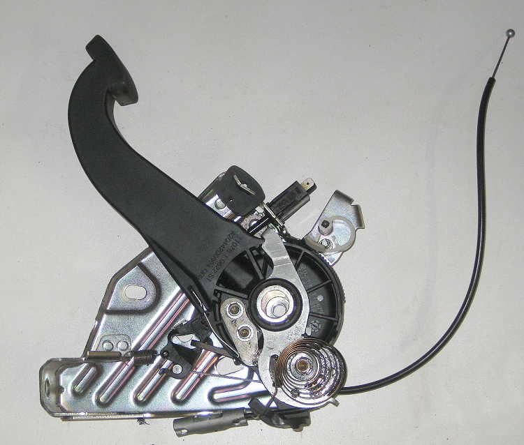 Mercedes Benz Bremspedal A2044200984