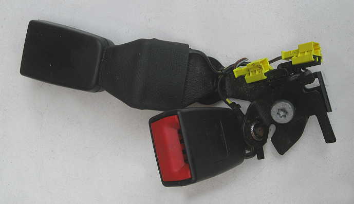 Mercedes Benz Gurtschloss hinten mitte