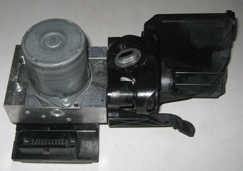 Mercedes Benz ABS Steuerblock